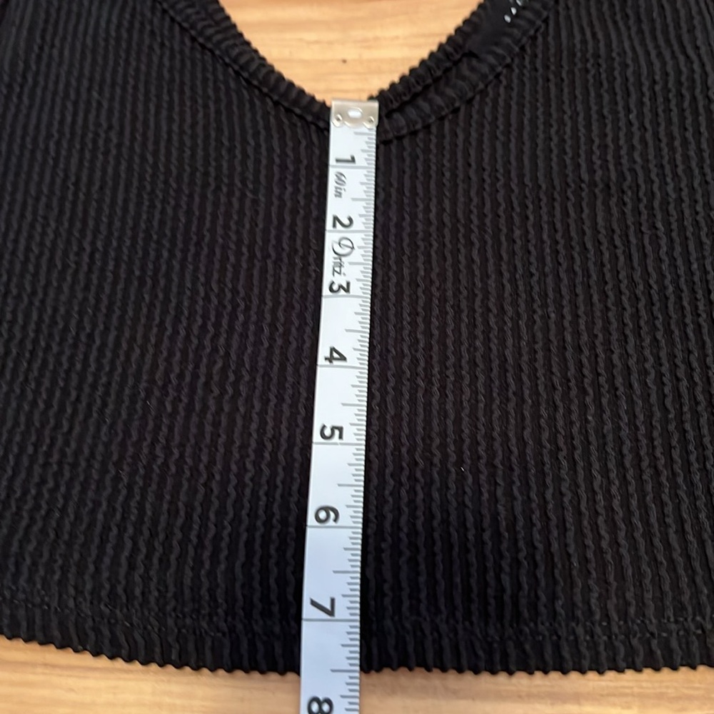 21 Saints Ladies Black V-Neck Ribbed Crop Tank Top -NWT - Picture 6 of 10